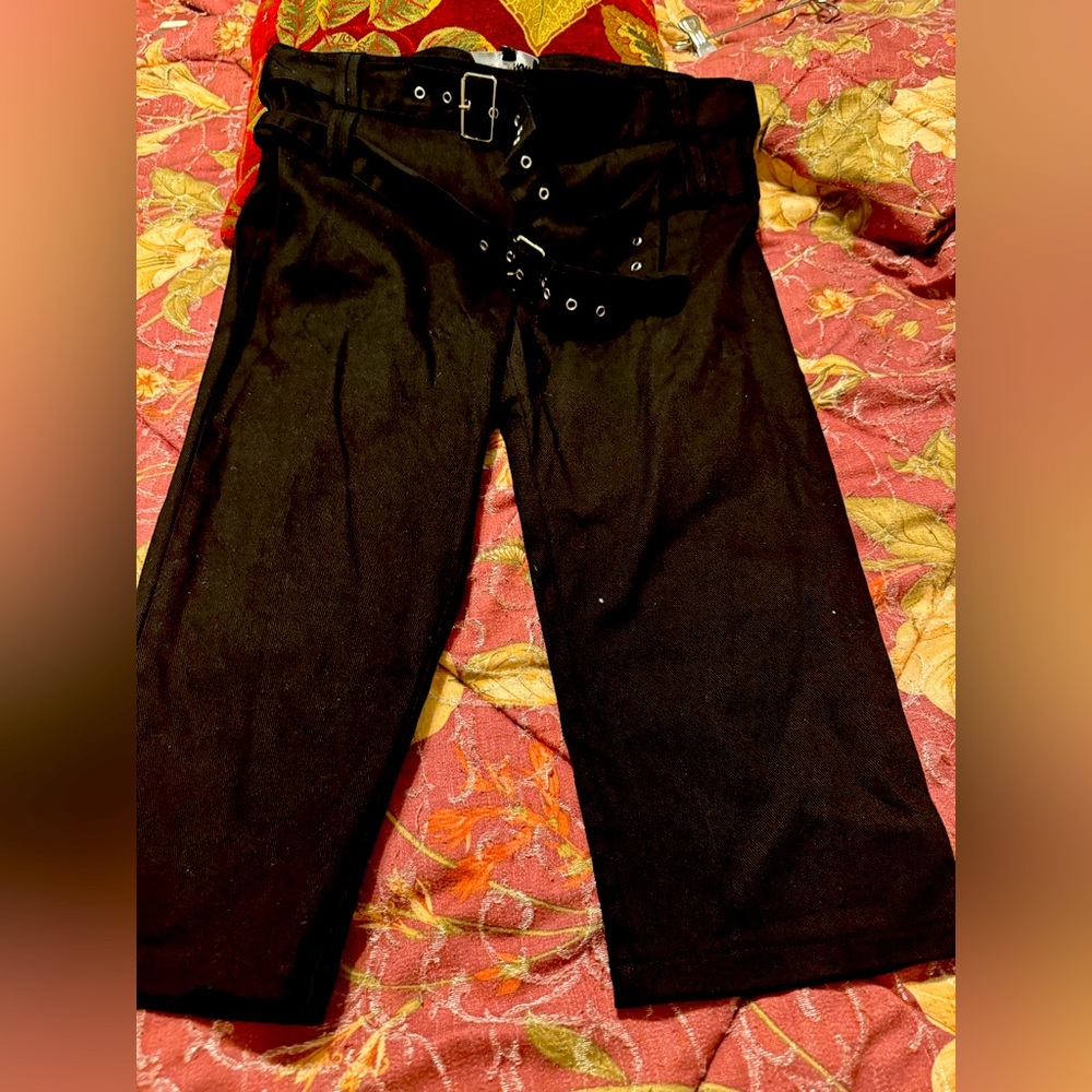 Fashion Nova Black High-Waisted Dress Pants
New with out tags